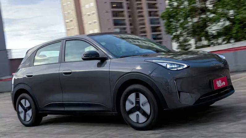 Geely EX2 teve um desempenho melhor que o esperado em vendas e será produzido no Brasil — Foto: Renato Durães/Autoesporte