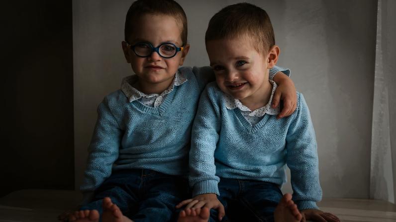 Veja as curiosidades sobre gêmeos que pouca gente sabe — Foto: Freepik