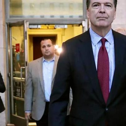 James Comey é indiciado por suposta ameaça contra Trump após postagem nas redes
