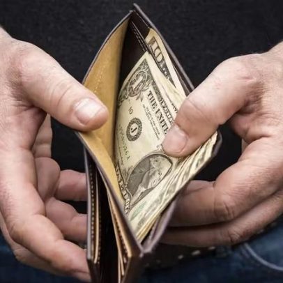 Aproveitar a queda do dólar para investir nos EUA em 5 pontos