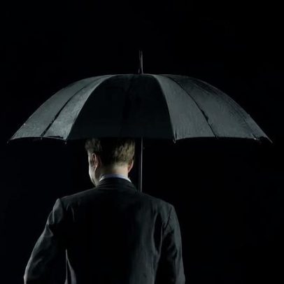 Bolsa recua em cautela enquanto investidores aguardam passos EUA e Irã