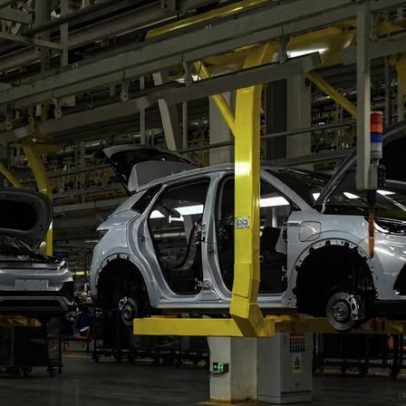 PMI industrial oficial da China cai para 50,3 em abril, ante 50,4 em março