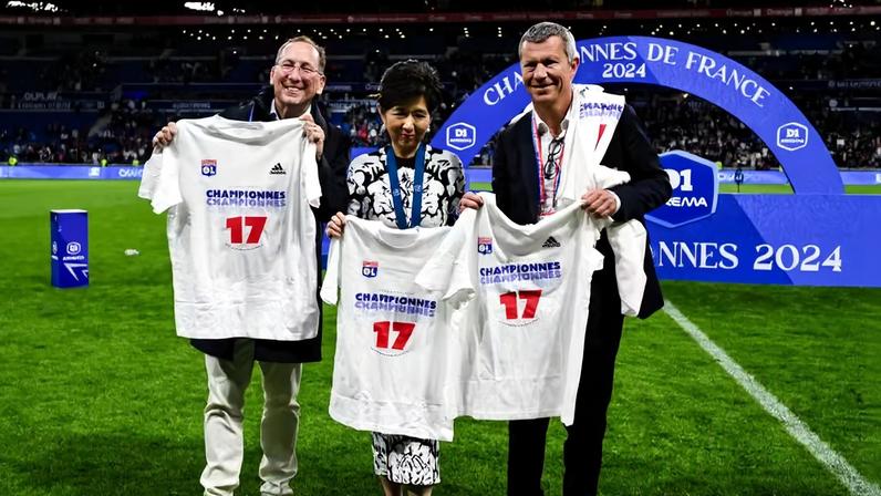 John Textor, Michele Kang e Vincent Ponsot — Foto: Eurasia Sport Images/Getty Images