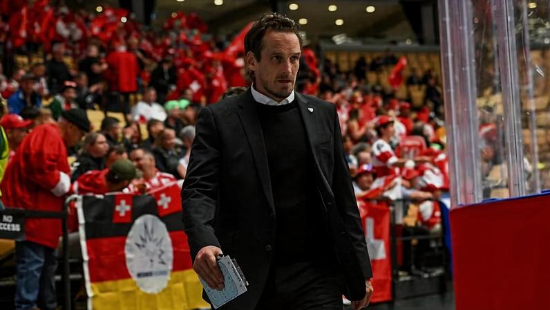 Técnico suíço de hóquei é demitido por uso de certificado de vacinação falso