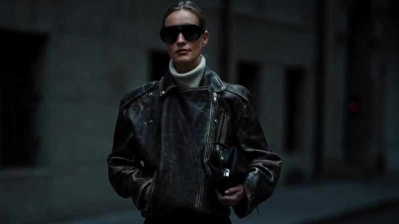 Jaquetas de couro com efeito vintage dominam a moda entre fashionistas