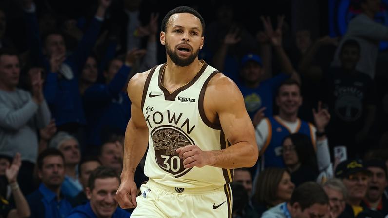 Stephen Curry lidera ranking de camisas mais vendidas na NBA