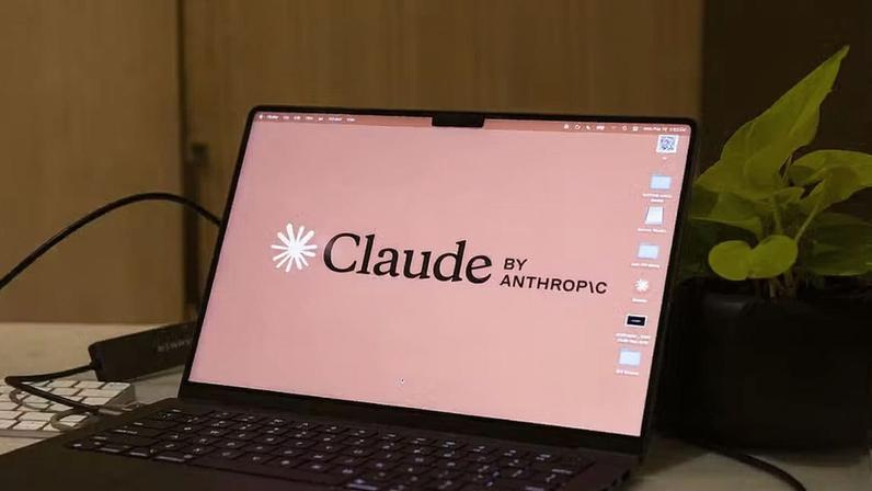 Aplicativo Claude em computador — Foto: Getty Images