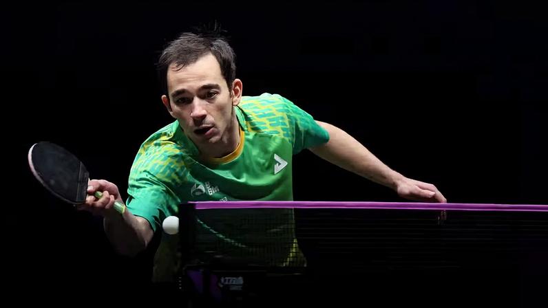Hugo Calderano durante WTT Champions na China — Foto: Getty Images