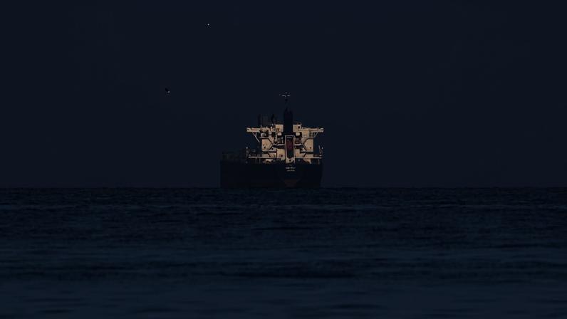 Navio no Estreito de Ormuz