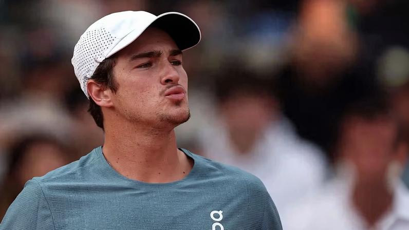 João Fonseca durante estreia no Masters 1000 de Monte Carlo — Foto: Julian Finney/Getty Images