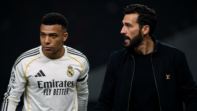 Kylian Mbappé e Alvaro Arbeloa na derrota do Real Madrid para o Bayern de Munique, pela Champions League 2025/2026, em Munique, em 15 de abril de 2026
