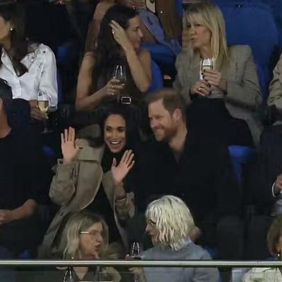 Meghan e Harry assistem a jogo de rugby no encerramento da turnê pela Austrália