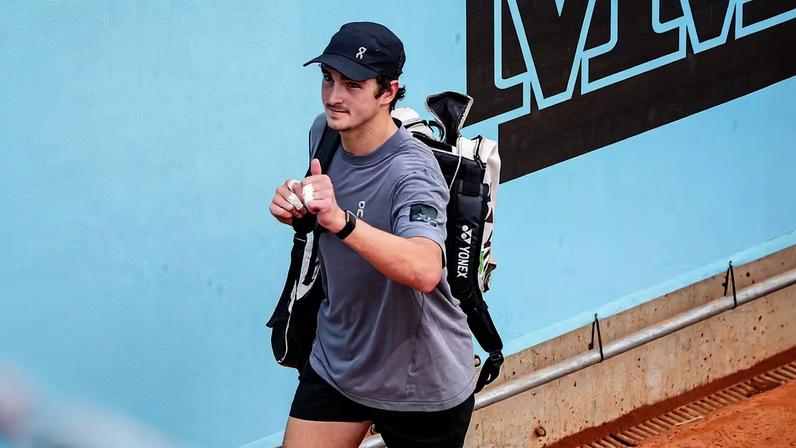 João Fonseca estreia nesta sexta-feira no Masters 1000 de Madri — Foto: Miguel Reis/NurPhoto via Getty Images