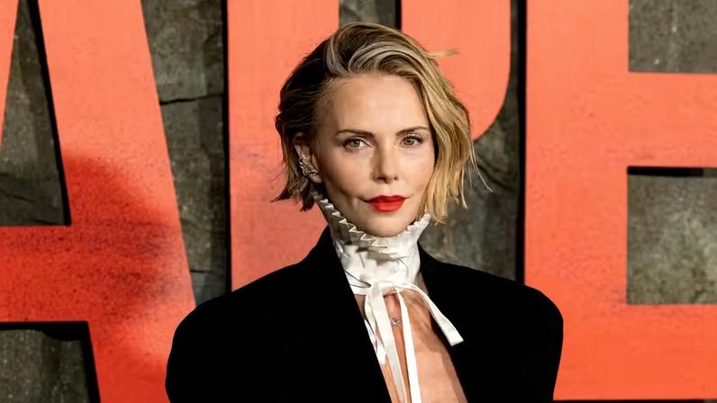 A atriz Charlize Theron no evento de lançamento de O Jogo do Predador (2026) em Nova York, em 22 de abril de 2026 — Foto: Getty Images