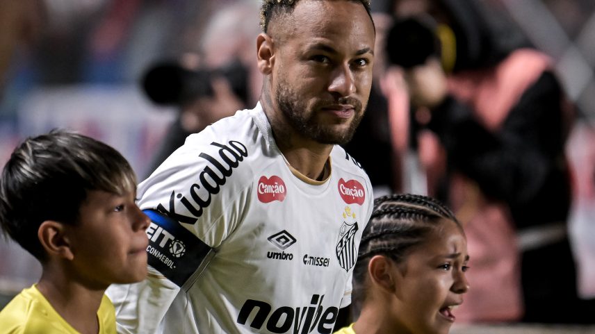 Neymar dá chuteira de presente para jogador do San Lorenzo | Ge