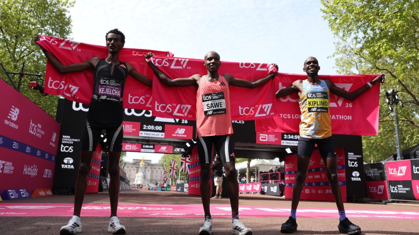 Pódio da Maratona de Londres 2026 — Foto: Alex Davidson/Getty Images
