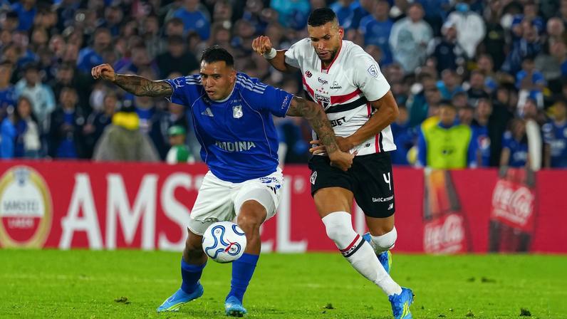 Matheus Dória em Millonarios x São Paulo — Foto: Andres Rot/Getty Images