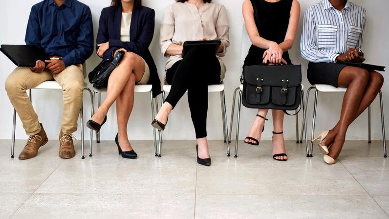 Oportunidades de emprego, estágio e qualificação em todo o país