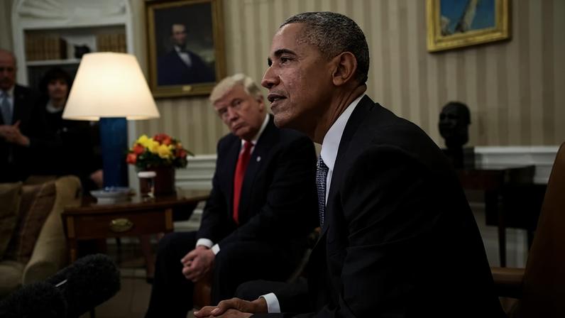 O presidente americano Donald Trump e o ex-presidente Barack Obama durante reunião no Salão Oval em 10 de novembro de 2016.