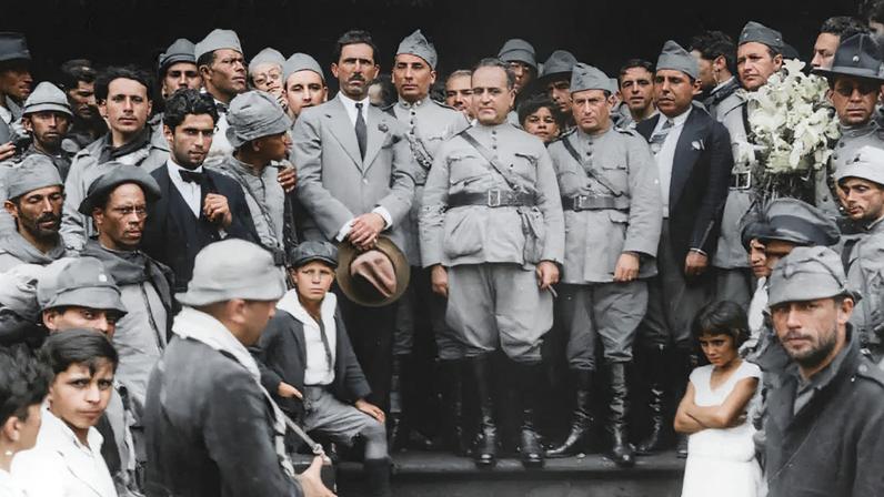 Democracias não colapsam apenas por golpes abruptos, mas por processos graduais de erosão, diz o articulista
