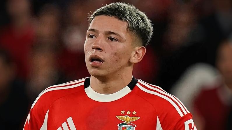 Gianluca Prestianni, do Benfica, foi punido pela Uefa por insultos contra Vini Jr