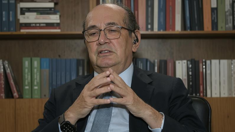 O ministro Gilmar Mendes durante entrevista ao SBT News | Reprodução/YouTube