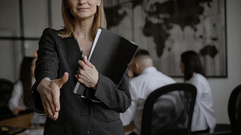 Aumento em vagas PJ evidencia novas dinâmicas no mercado de trabalho
