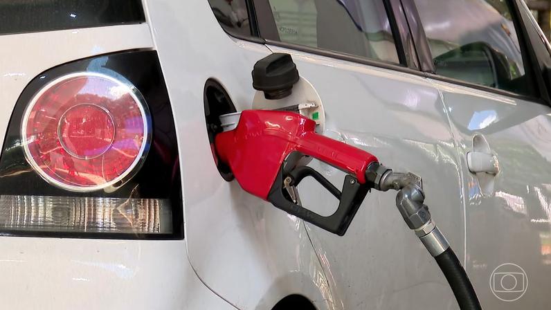 Governo anuncia pacote de medidas para frear alta nos combustíveis