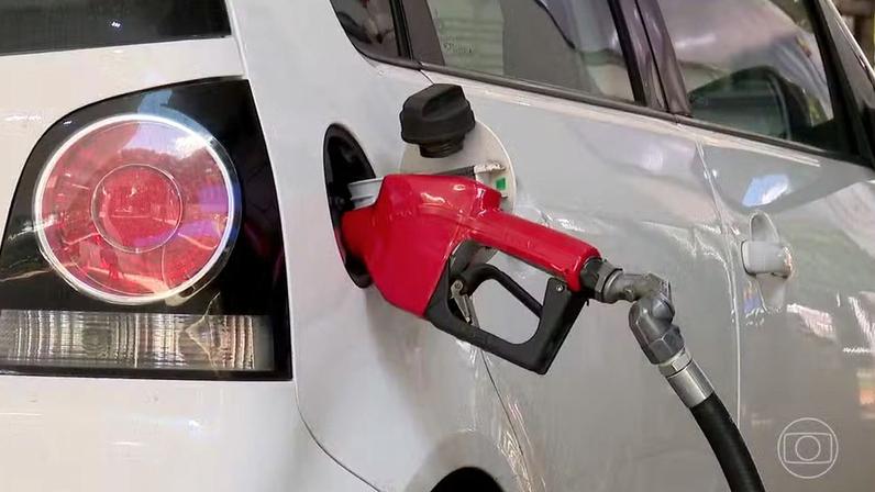 Governo federal propõe aos estados zerar ICMS sobre importação de diesel — Foto: Jornal Nacional/ Reprodução