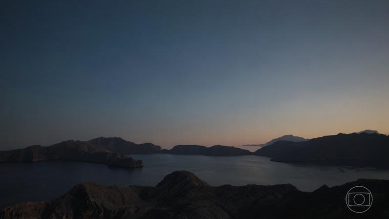 Irã afirma ter apreendido dois navios no Estreito de Ormuz