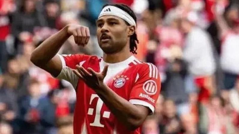 Gnabry comemora gol do Bayern contra o Union Berlin