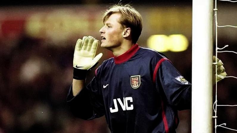 Ex-goleiro do Arsenal e Juventus morre em colisão entre carro e trem na Áustria