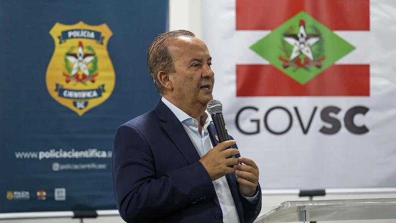 Jorginho Mello anuncia a realização de mais um concurso SED SC com 10 mil vagas