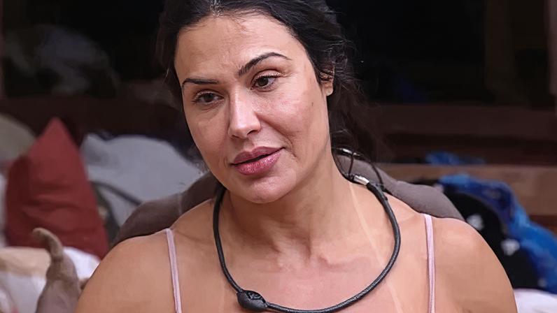 Gracyanne Barbosa mostrou antes e depois aos seguidores