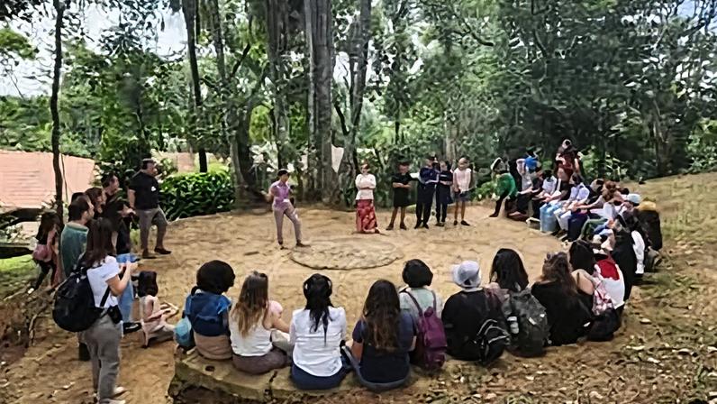 Grupo de lideranças e equipes técnicas da Visita Técnica, na Escola Ágora, em Cotia, São Paulo