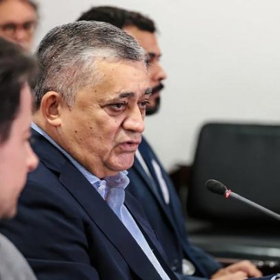 Guimarães propõe elevar endividamento público para estimular economia