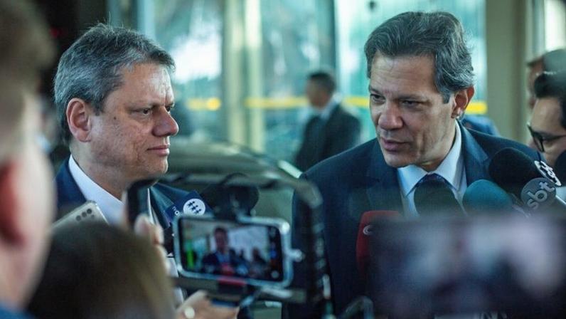 Tarcísio lidera em SP com 38% ante 26% de Haddad