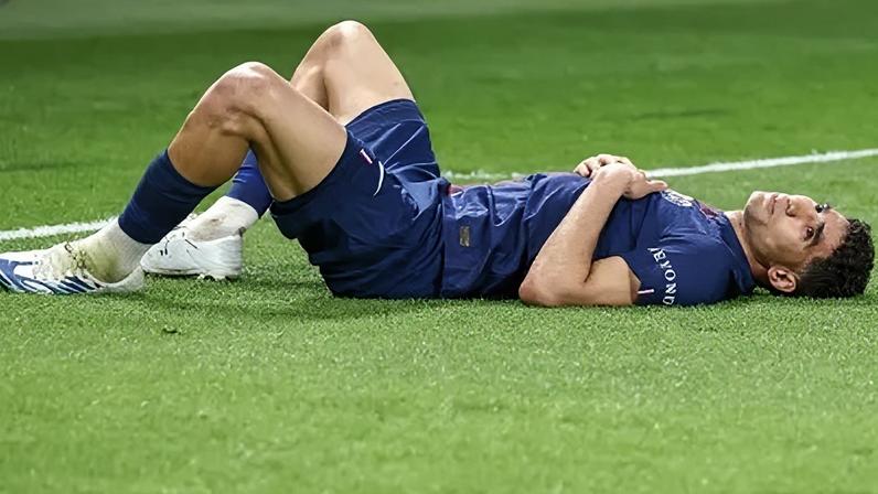 Achraf Hakimi sofreu lesão na coxa direita