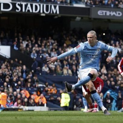 Haaland brilha e City elimina Liverpool nas quartas da Copa da Inglaterra