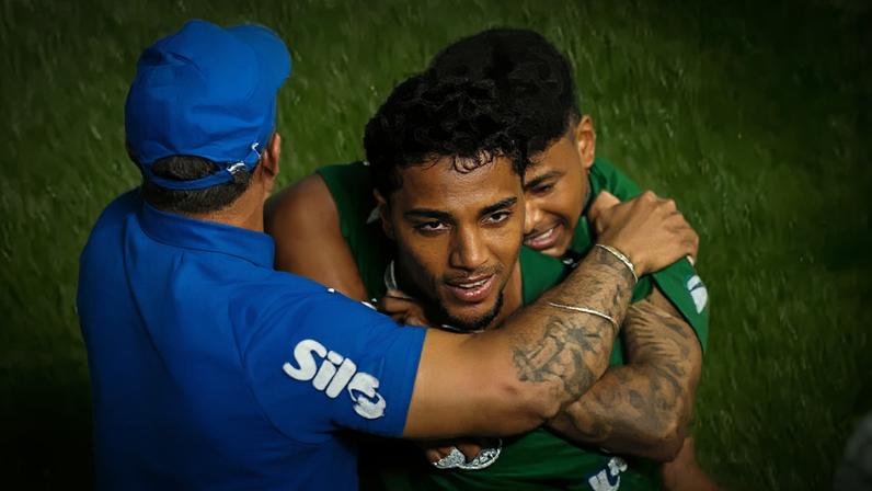 Heittor comemora o gol em empate do Palmeiras contra o Vasco no Brasileirão sub-20 (Foto: Reprodução/UOL)