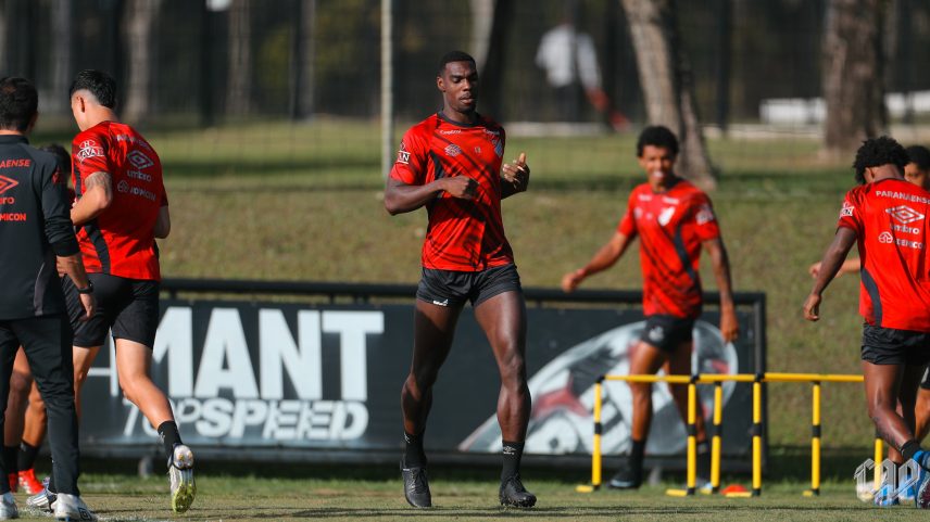 Athletico encaminha venda do atacante Bruninho ao Shakhtar Donetsk