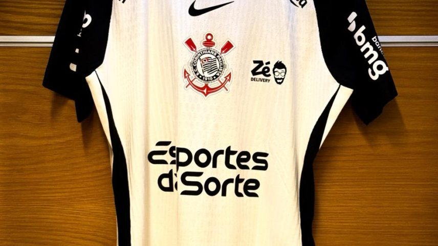 Camisa do Corinthians no vestiário da arena — Foto: Fernando Bueno / Corinthians