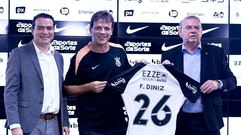 Fernando Diniz é apresentado como técnico do Corinthians — Foto: Rodrigo Coca / Corinthians