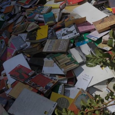 Prefeitura de Osasco descarta livros de biblioteca municipal