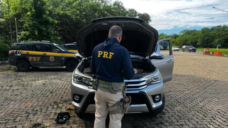 Homem é preso com caminhonete furtada e adulterada na BR-251, em Montes Claros