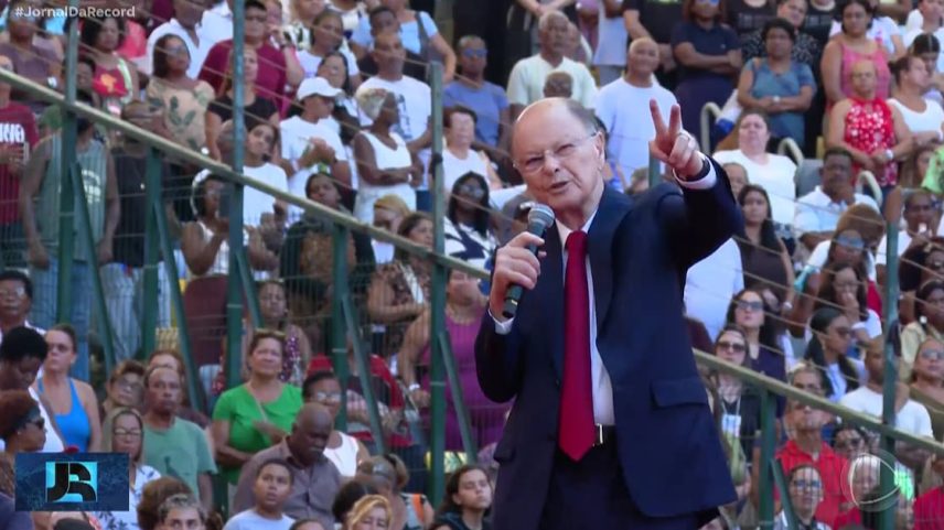 Milhões participam do megaevento 'Família ao Pé da Cruz' nesta sexta