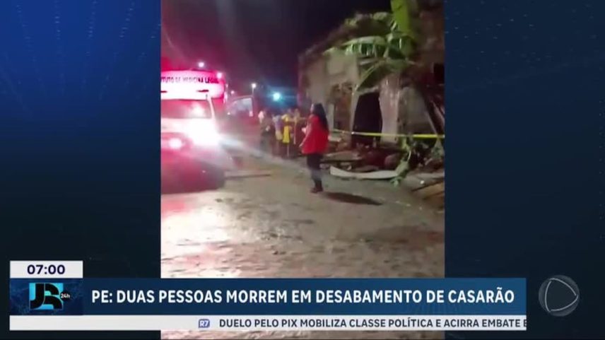Desabamento de casarão no Recife deixa dois mortos e dois feridos