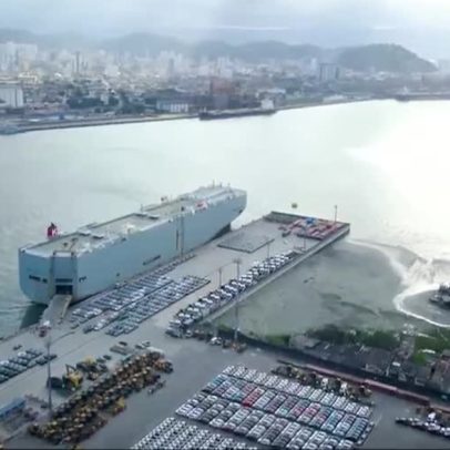 Trabalhadores da Zona Portuária do maior porto da América Latina