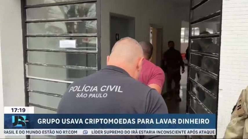 Quatro homens são presos em operação contra esquema de lavagem de dinheiro com criptomoedas