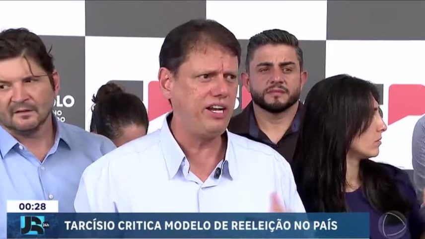 Tarcísio de Freitas critica reeleição e defende reforma política durante agenda em SP